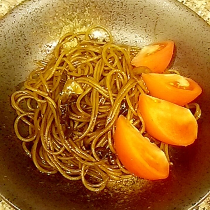 キクラゲと黒豆の煮汁のパスタ